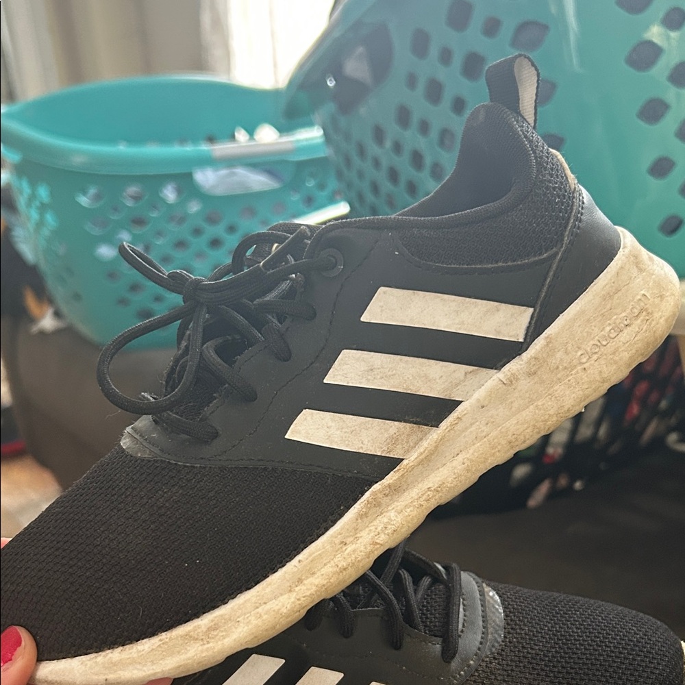 Adidas Cloudfoam Black and White Shoes - Picture 2 of 3